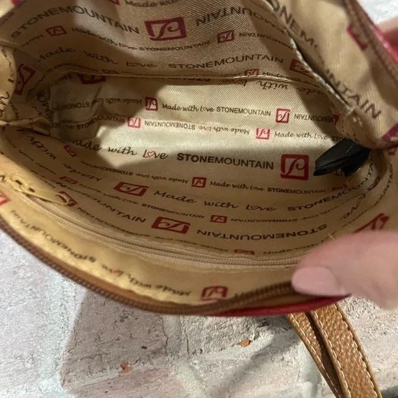 Stone Mountain Accessories Red and Tan Crossbody Bag with Adjustable Strap - Picture 10 of 11